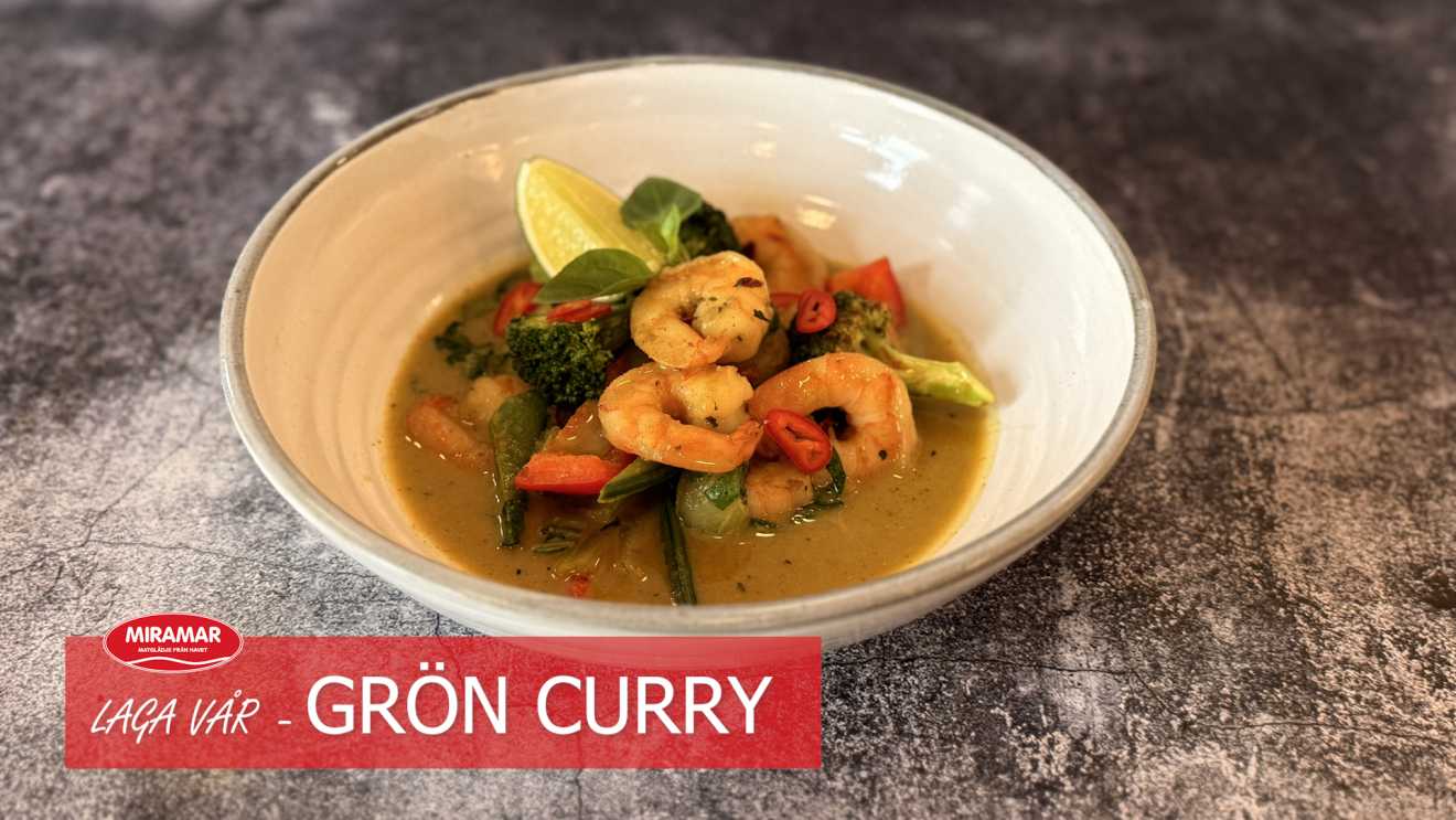Grön curry med räkor, lime och pak choi